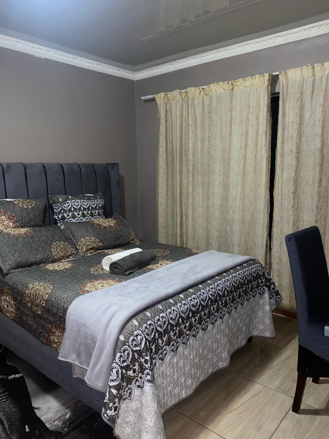 20 Ernest Self-Catering bathroom